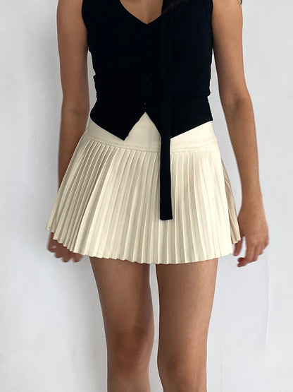 Juliette pleated mini skort in cream