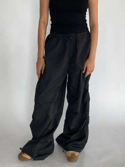 Jade Parachute Pants in black