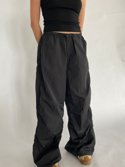 Jade Parachute Pants in black