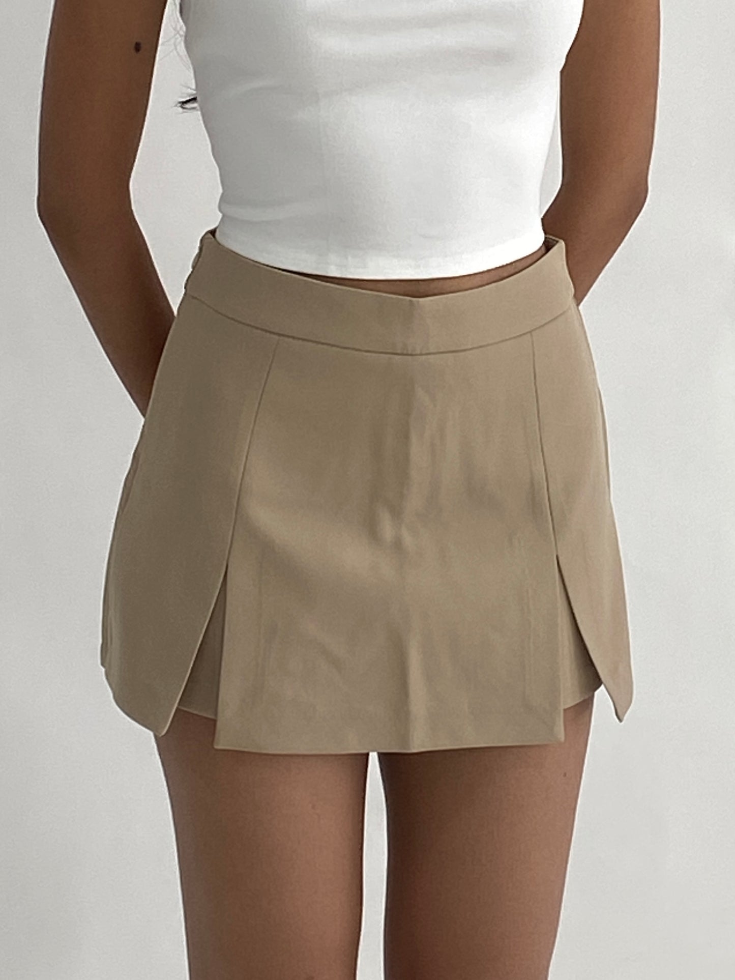 Diane Everyday Skort in sand