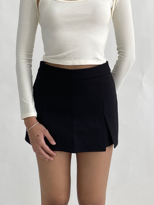 Diane Everyday Skort in black