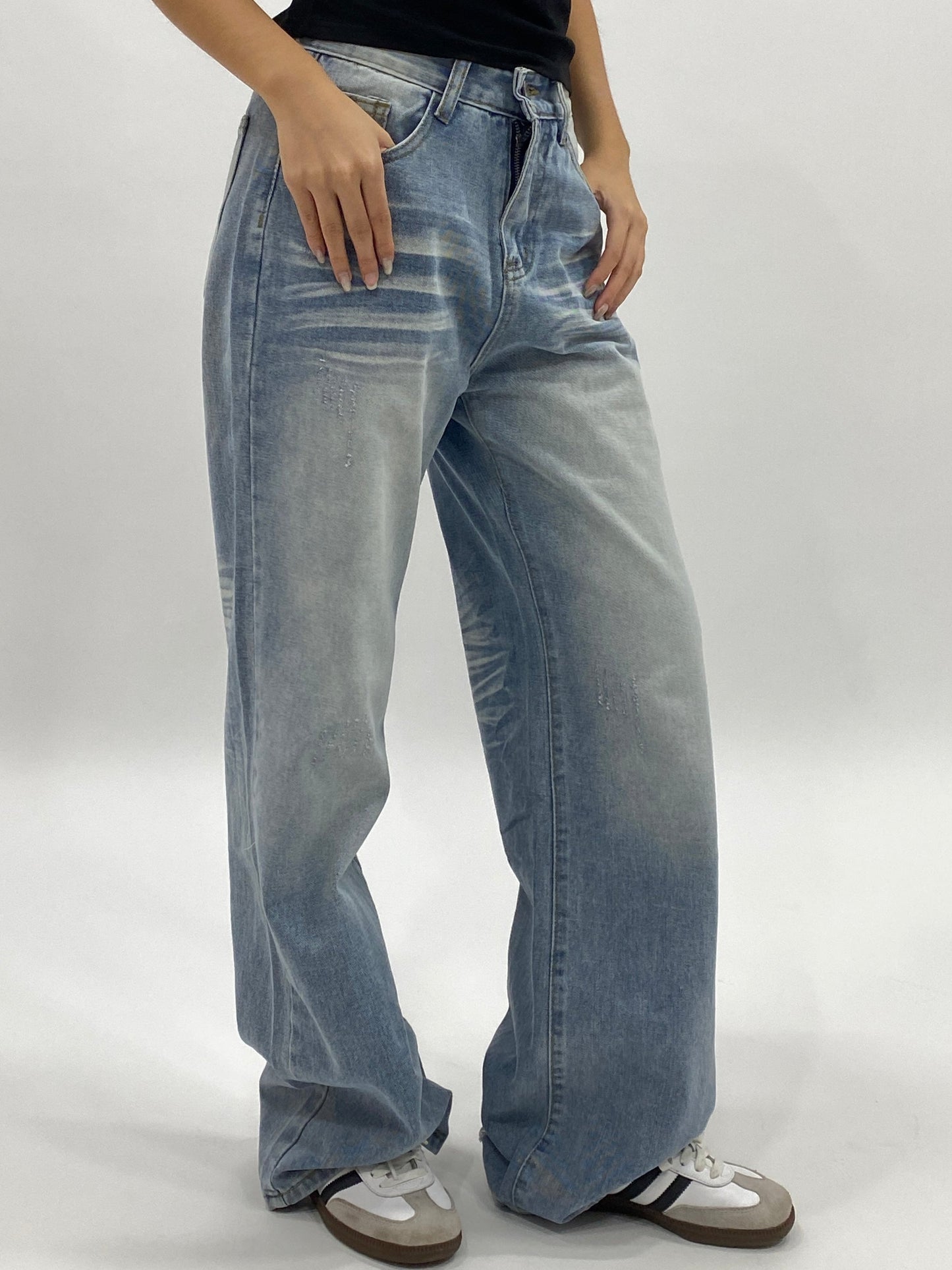 Chloe Light Washed Jeans